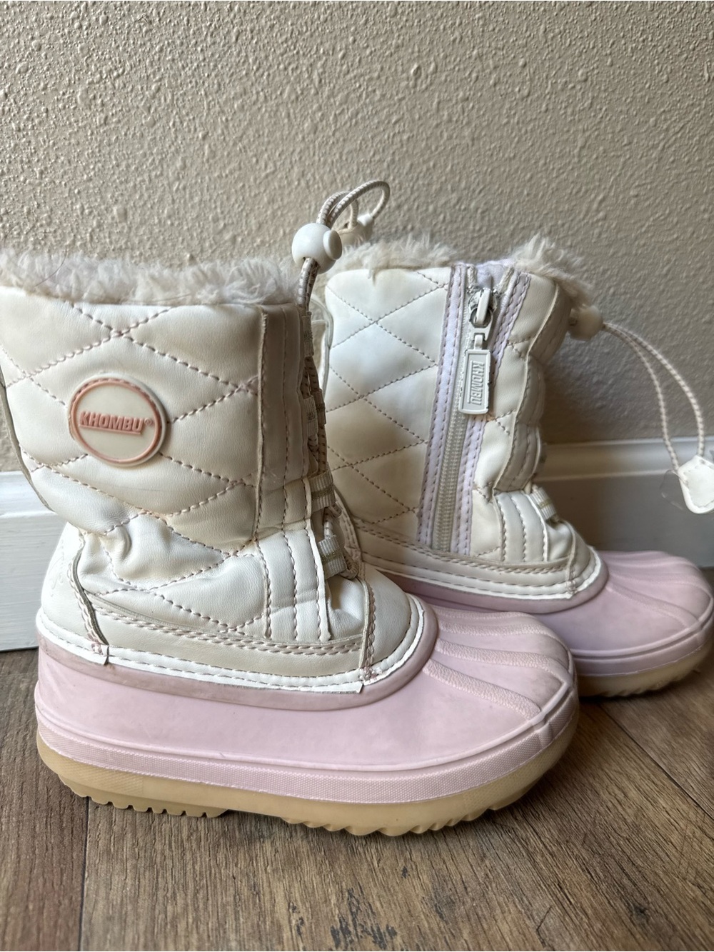 Khombu Kids Cream and Pink Winter Boots